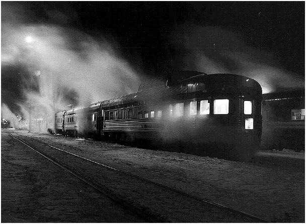 train-at-night-608x4461